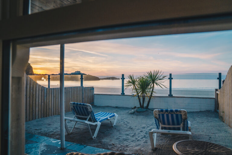 BEACH CABIN, Tolcarne Beach Village