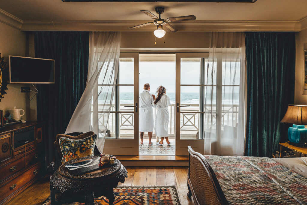 BEACH APARTMENT, Tolcarne Beach Village